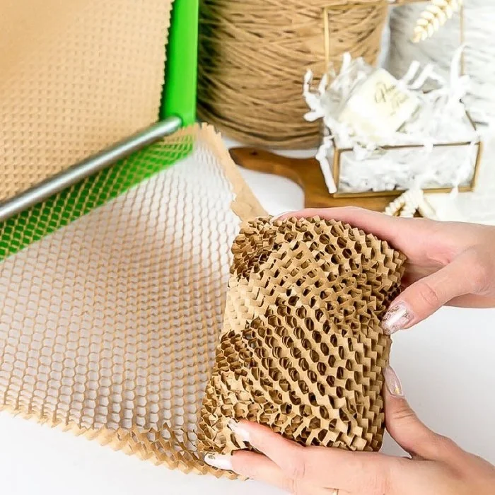 Hartie Kraft Honeycomb Economy 70 g Lungime 250/425M m, Latime 400 mm, Culoare Natur, Gramaj 70 gr-Hartie Pentru Ambalare