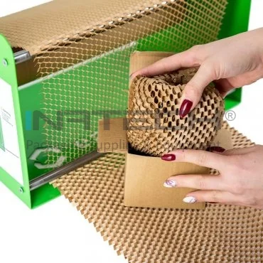 Диспенсер для бумаги Honeycomb DWSR-R 400/500 мм Размеры мм (Д × Ш × В) 285 x 230 x 520, Ширина рулона 500 мм, Материал Металл, Вес 5 кг