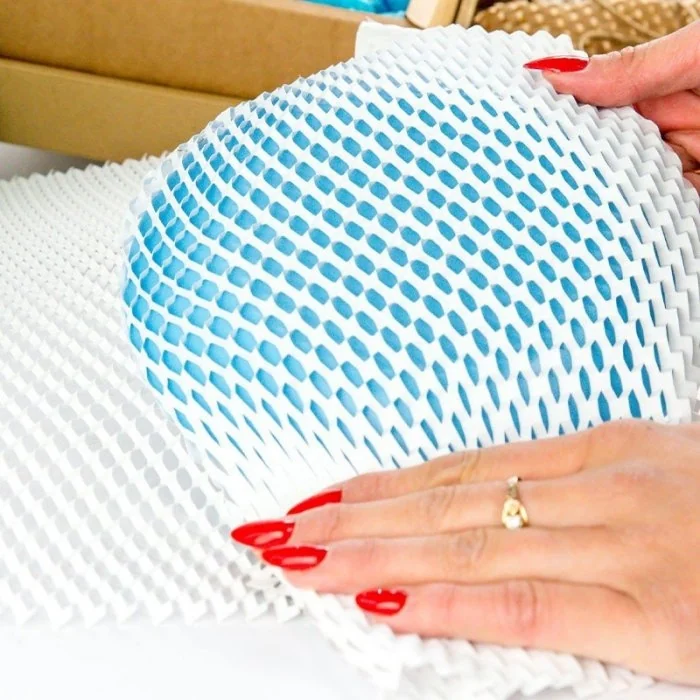 Hartie Kraft Honeycomb Standard 80 g Lungime 250/450M m, Latime 400 mm, Culoare Alb, Gramaj 80/85 gr-Hartie Pentru Ambalare