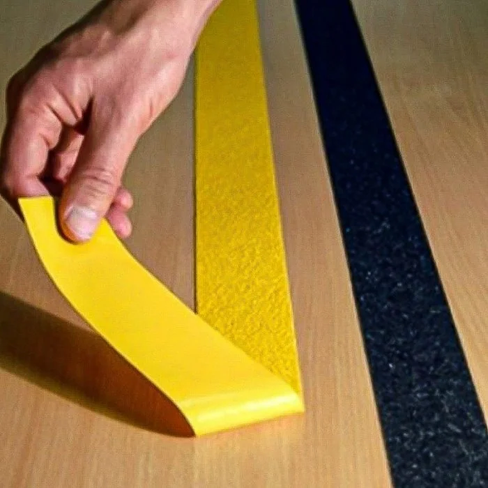 Banda Antiderapanta Reutilizabila Lungime 18.3 m, Latime 100 mm, Culoare Galben, Buc / Pachet 10-Benzi Adezive Antialunecare