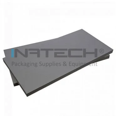 Полиэтиленовая плита, длина 1 м, ширина 0,6 м, толщина 40 мм, цвет черный.