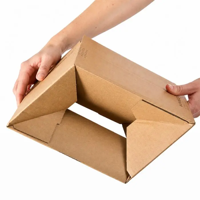 Cutii Cu Autosigilare ColomPac® Pentru Produse Fragile Dimensiune Interioara 260 x 220 x 130 mm, Dimensiune Exterioara 265 x 235 x 140 mm, Aplicatie Accesorii electronice & IT, Greutate 148 gr