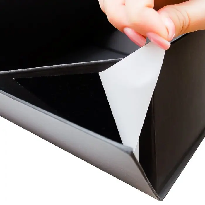 Cutie Pentru Cadouri Cu Inchidere Magnetica Lungime 350 mm, Latime 250 mm, Inaltime 100 mm, Culoare Negru, Tip Carton Mucava, Sistem Inchidere Magnet